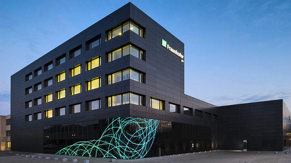 Konstruktiver Glasbau für ein Kunstwerk am Fraunhofer-Institute IPT, Aachen